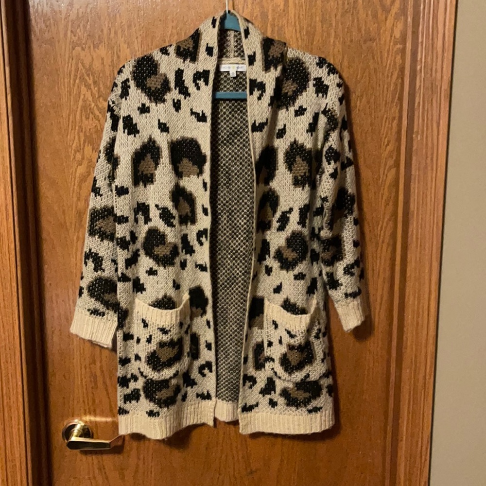 Women’s, medium Leopard cardigan with pockets